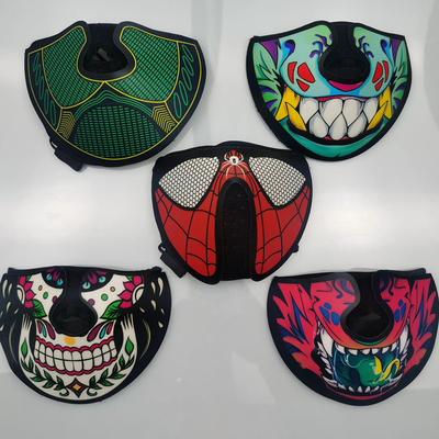Mascarilla fresca de la voz LED de la moda que brilla intensamente en el inversor recargable oscuro 5V